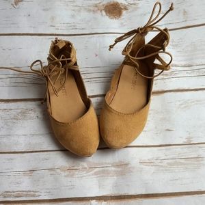 Girls, Old Navy ballet flats. Toddler size 7